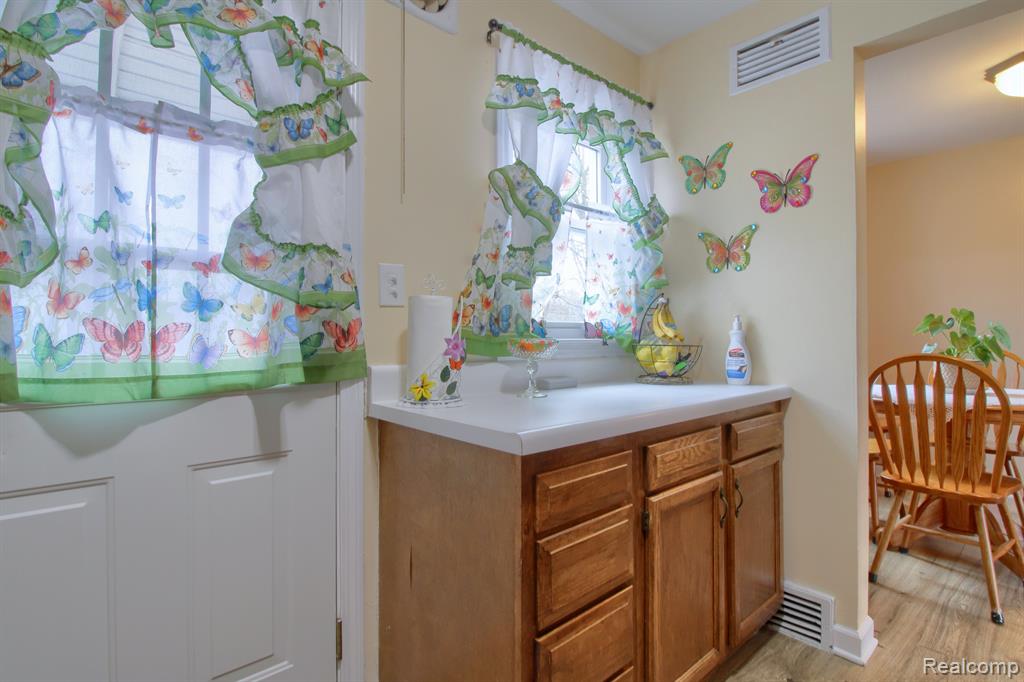 9078 BROOKLINE Avenue, Plymouth, MI 48170 — Photo 10
