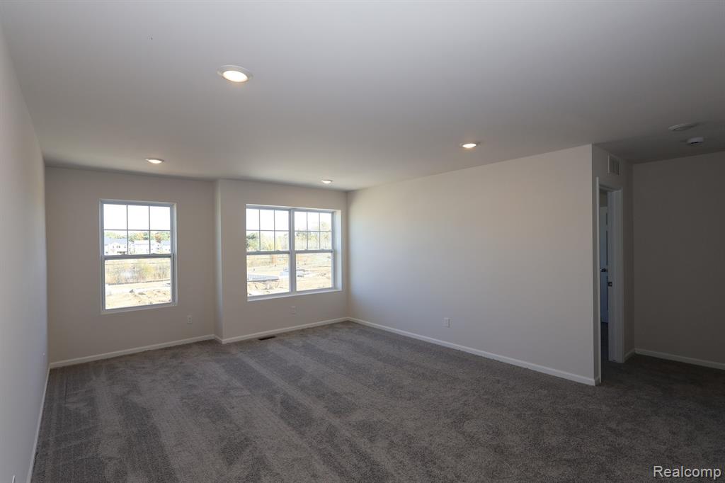 439 Hidden River W, Holly, MI 48442 — Photo 6