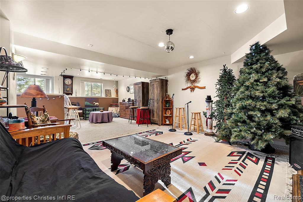 742 Feather Court, South Lyon, MI 48178 — Photo 24