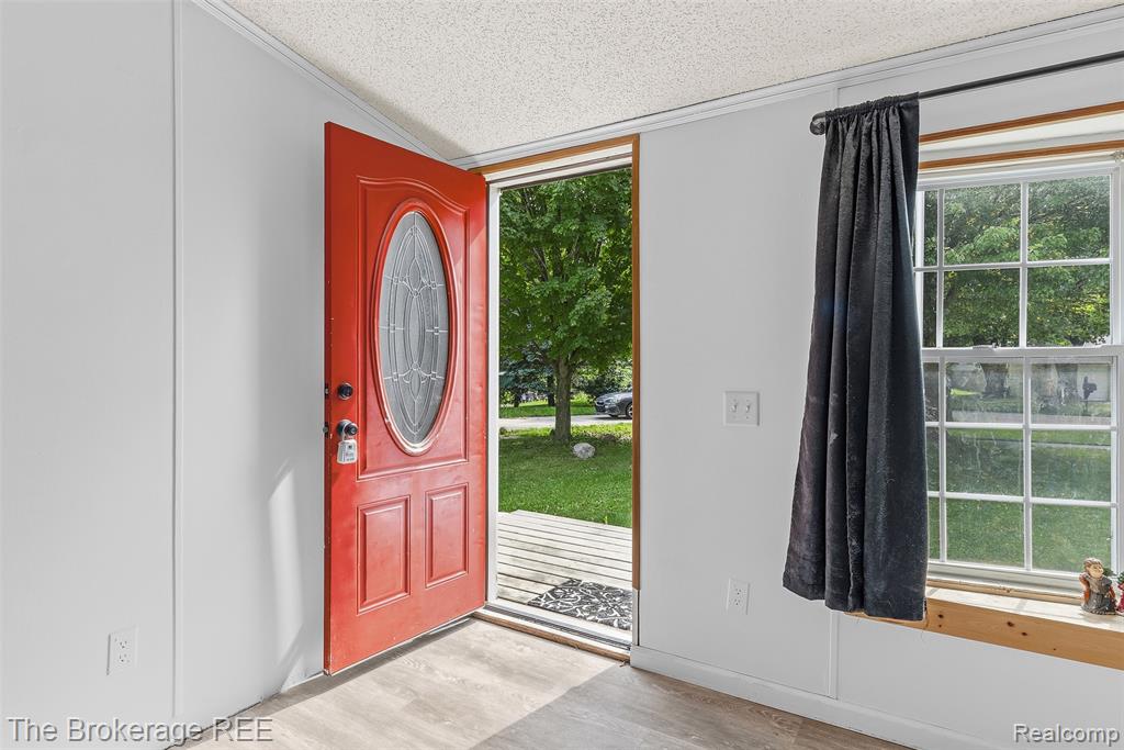 6829 West Street, North Branch, MI 48461 — Photo 10