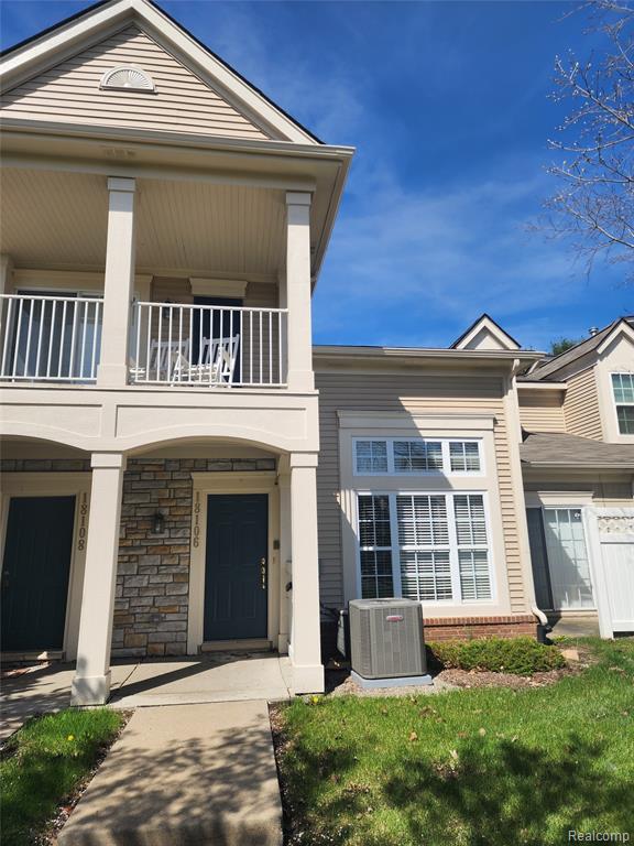 18106 Addington Drive, Commerce Twp, MI 48390 — Photo 2