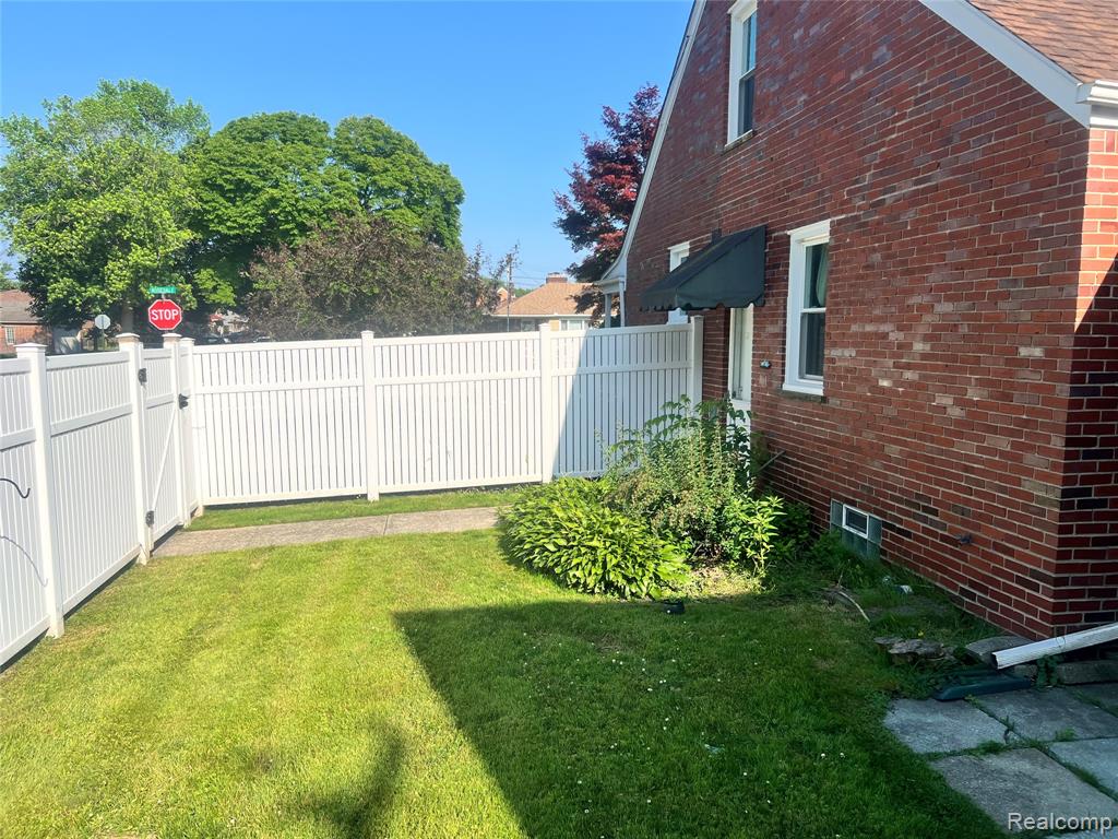 7208 Rosedale Boulevard, Allen Park, MI 48101 — Photo 2
