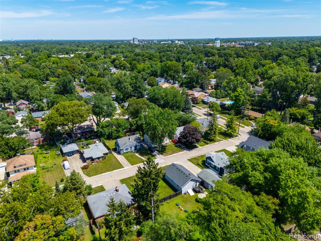 8431 Roseland Court, Oak Park, MI 48237 — Photo 31