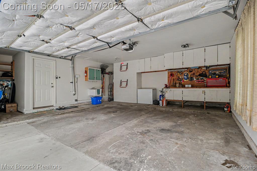 2004 Bootmaker Lane, Bloomfield Hills, MI 48304 — Photo 23
