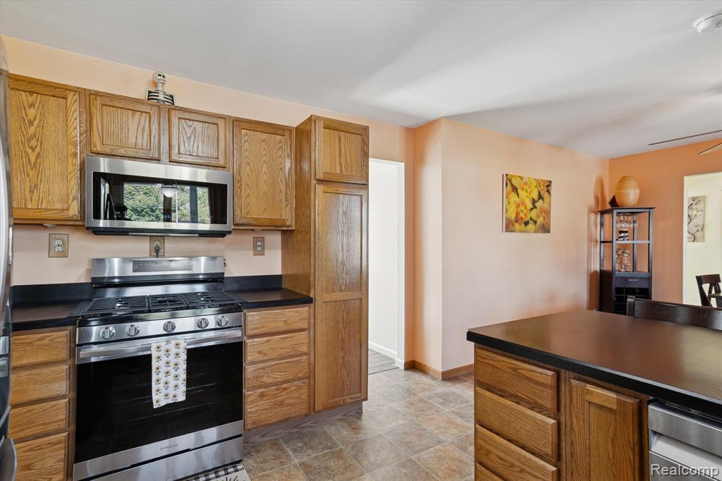 49765 Martz Road, Van Buren, MI 48111 — Photo 14