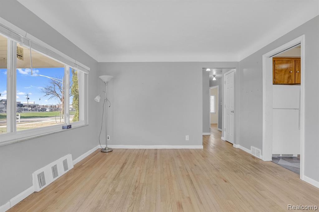 8155 VERMONT Avenue, Warren, MI 48093 — Photo 13