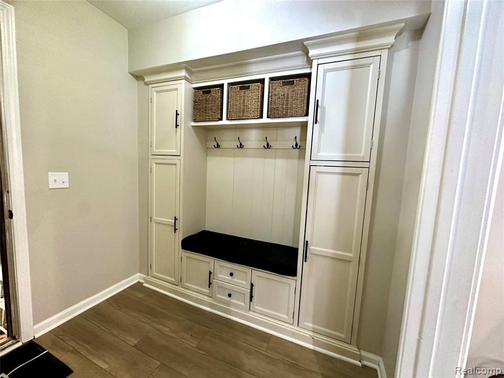 85 Overlake Drive, Lake Orion, MI 48362 — Photo 22
