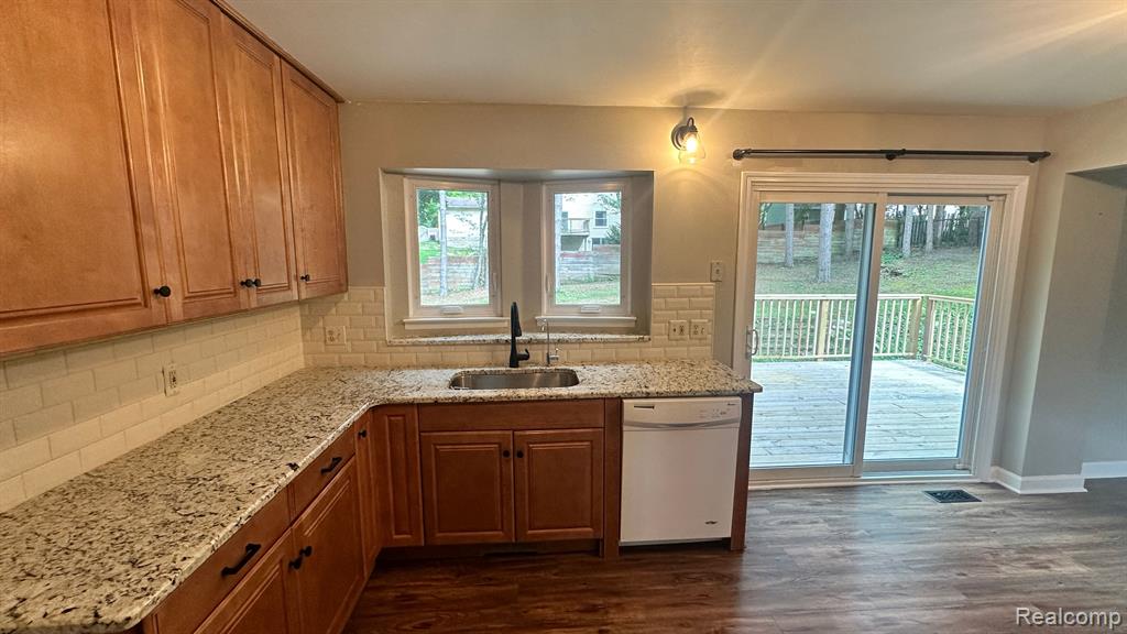 350 Timberwood Trail, Ortonville, MI 48462 — Photo 10