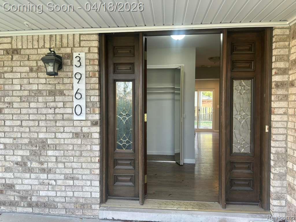 3960 Kings Point Drive, Troy, MI 48083 — Photo 4