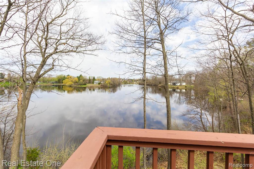 10215 Mill Pointe Drive, Goodrich Vlg, MI — Photo 37
