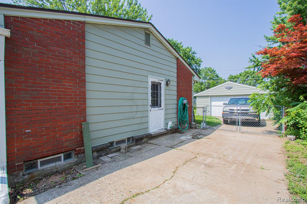 43629 Bockley Drive, Sterling Heights, MI 48313 — Photo 3