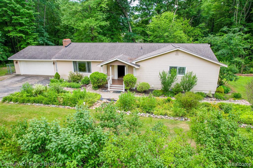 5262 Conifer Drive, Columbiaville, MI 48421 — Photo 2