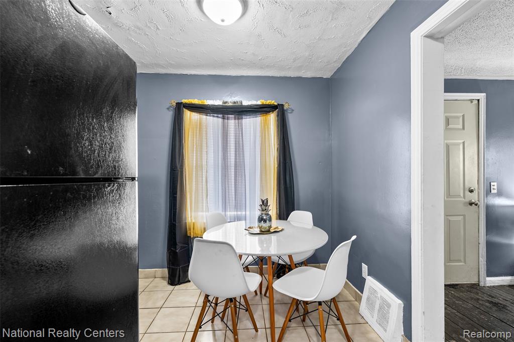 6530 Brace Street, Detroit, MI 48228 — Photo 9