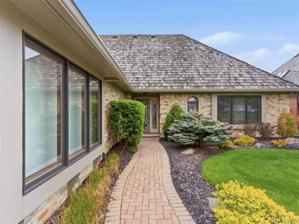 23 Chateaux Du Lac, Fenton, MI 48430 — Photo 54