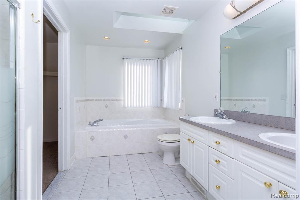 40945 Justin Drive, Sterling Heights, MI 48310 — Photo 22