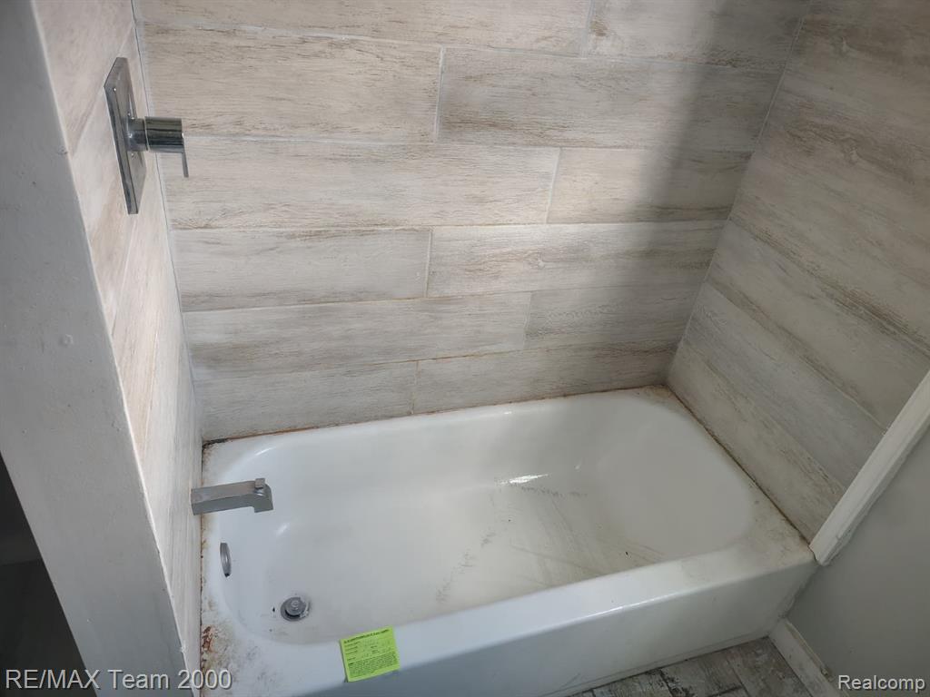 8860 Appoline Street, Detroit, MI 48228 — Photo 33