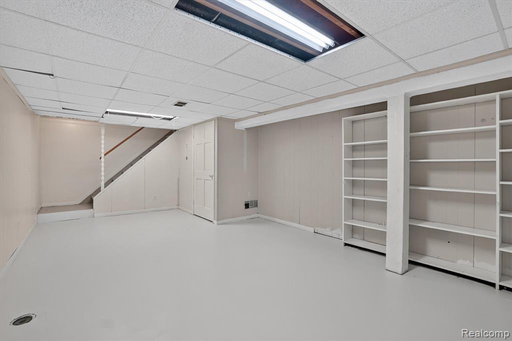 2356 Pineview Court, Flushing, MI 48433 — Photo 34