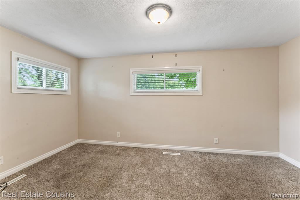 141 Bevins Street, Holly, MI 48442 — Photo 8