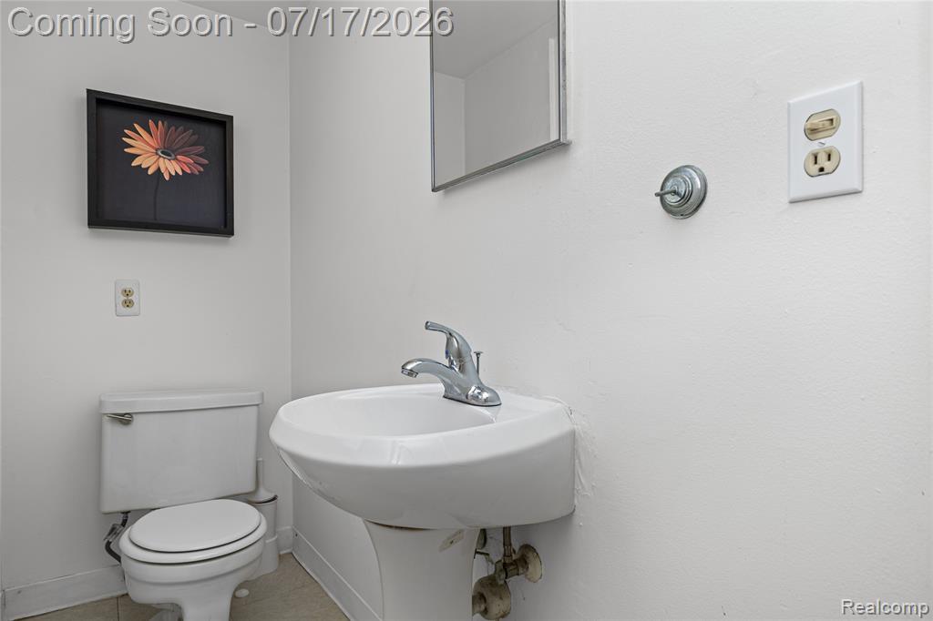 8136 Busko, Warren, MI 48093 — Photo 20