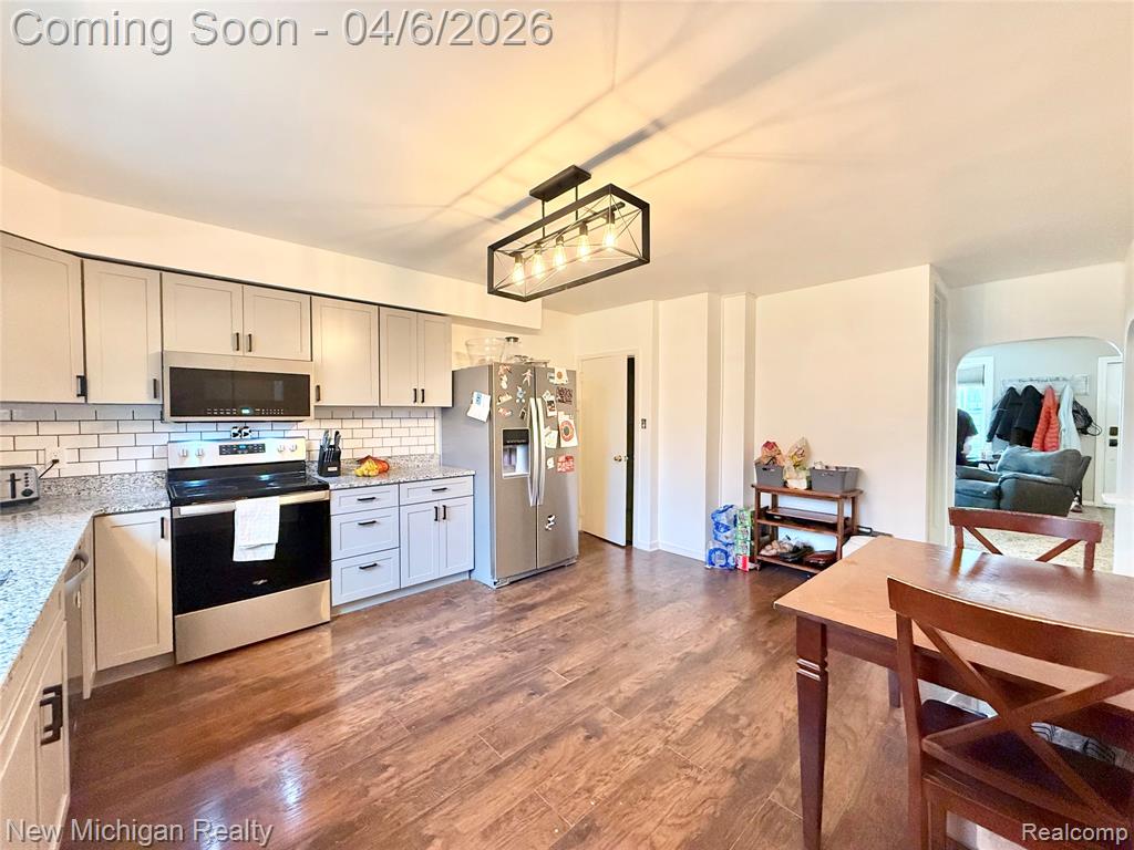 1224 W Bristol Road, Flint, MI 48507 — Photo 9
