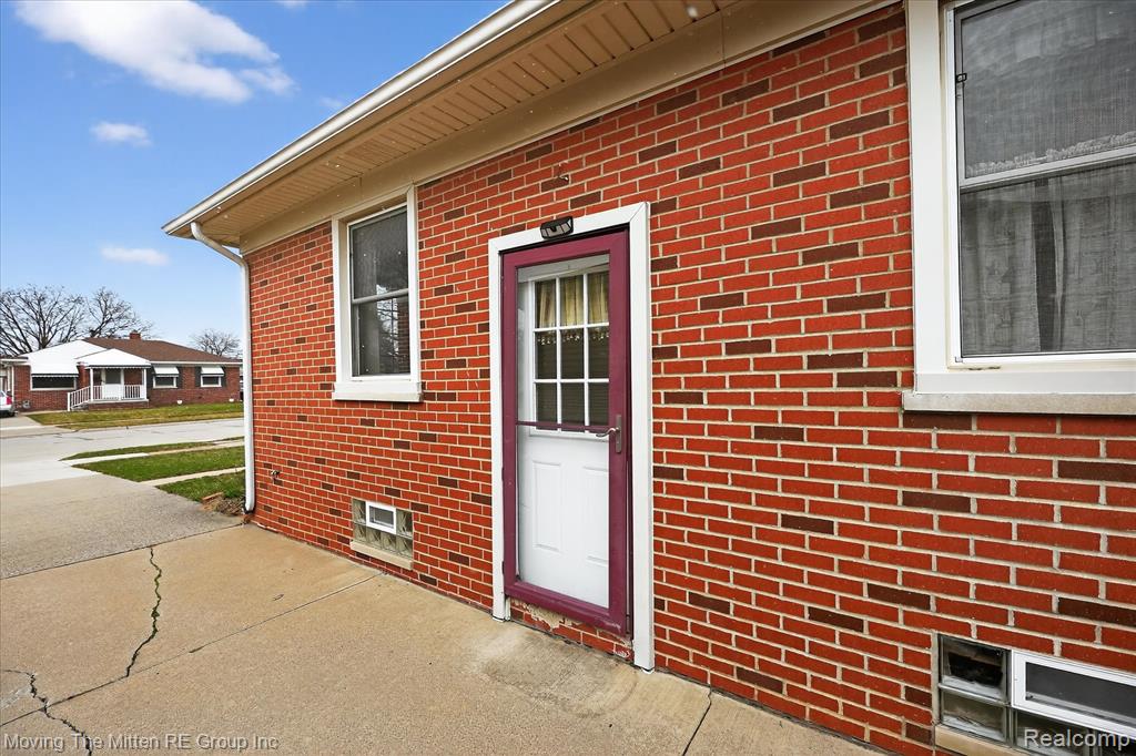 17049 Reno Street, Riverview, MI 48193 — Photo 40