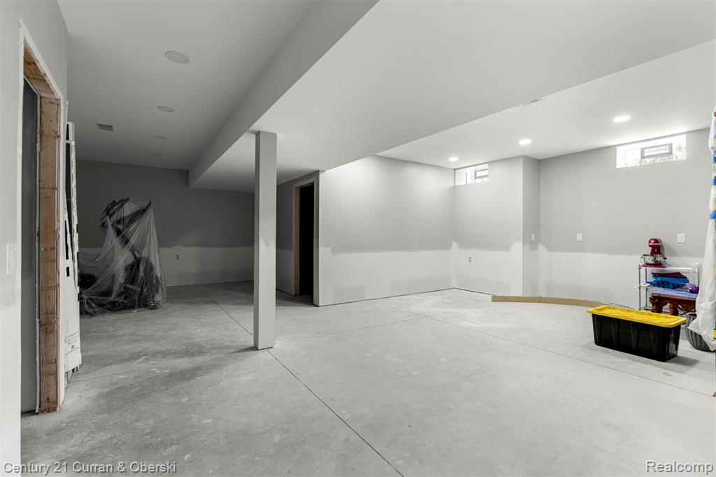 6804 Centralia Street, Dearborn Heights, MI 48127 — Photo 38