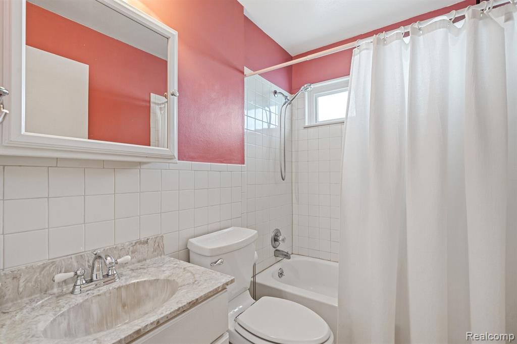 42204 MCBRIDE Avenue, Van Buren, MI 48111 — Photo 21