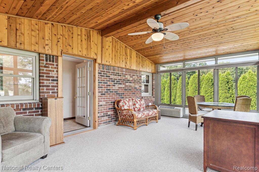42372 COTSWOLD Court, Northville, MI 48168 — Photo 28