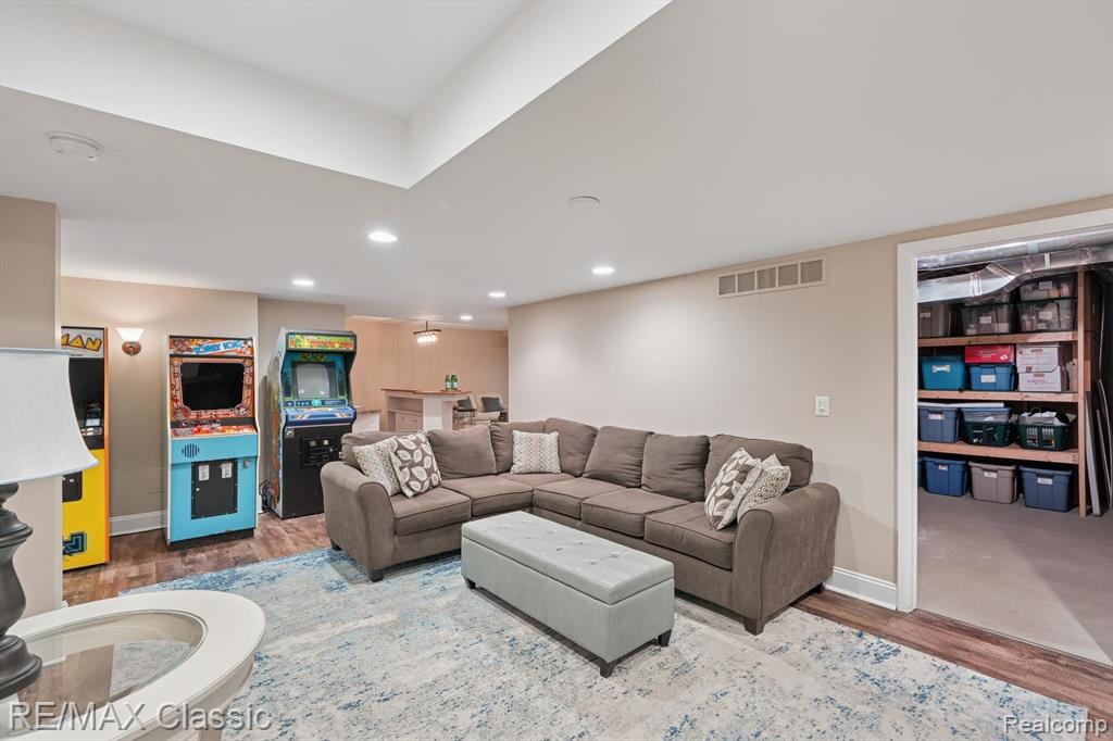 47595 Greenwich Drive, Novi, MI — Photo 43