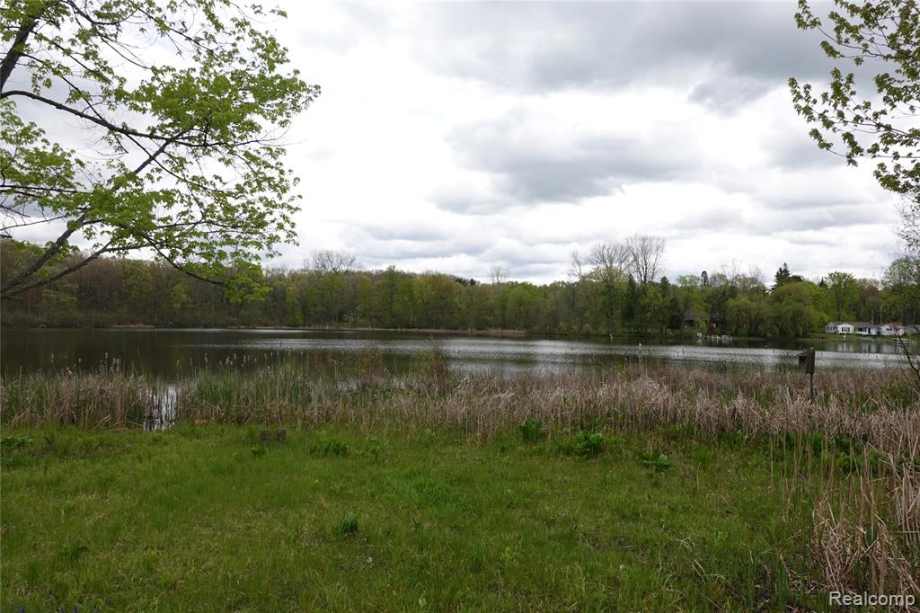 454 East Road, Holly, MI 48442 — Photo 8