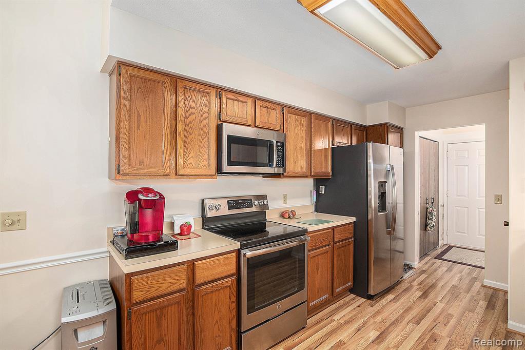 5045 Sandalwood Drive, Grand Blanc, MI 48439 — Photo 7