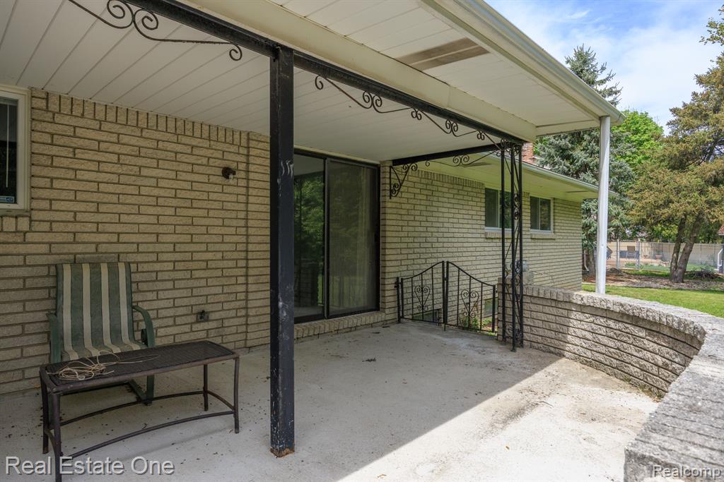 39764 BONNIE COURT, Clinton Twp, MI 48038 — Photo 39