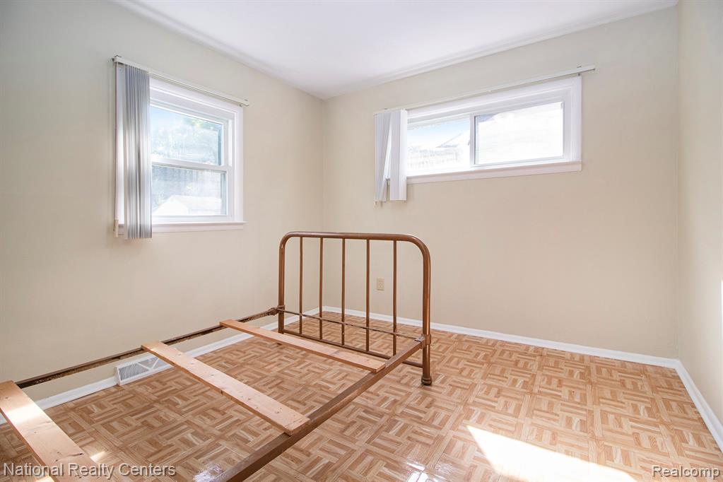 5889 N Globe Street, Westland, MI — Photo 9