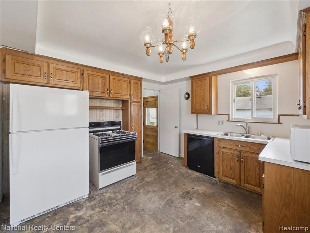 9871 Denne Street, Livonia, MI 48150 — Photo 8