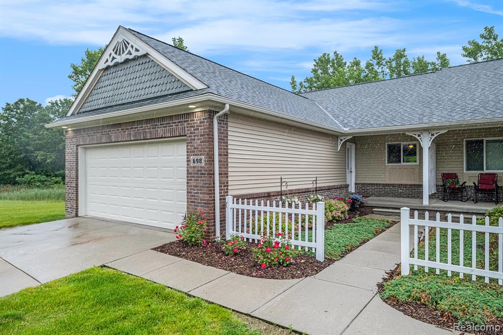 698 Shoreline Drive, Fenton, MI 48430 — Photo 3