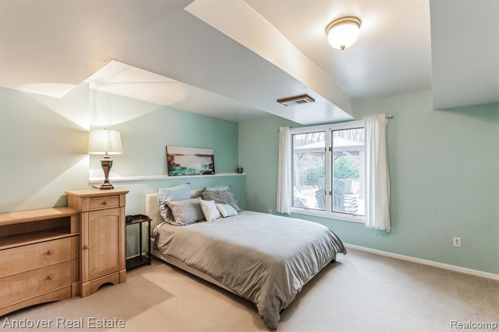 9581 AUTUMNWOOD Circle, Kalamazoo, MI 49009 — Photo 21