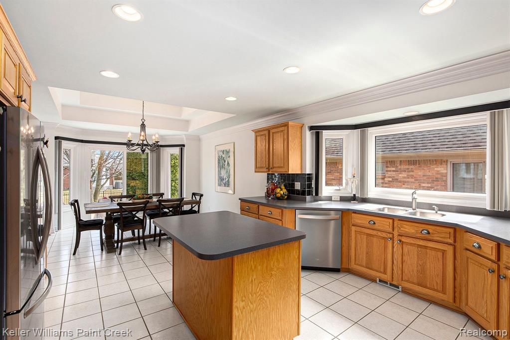 54660 BERRYFIELD Drive, Macomb, MI 48042 — Photo 8