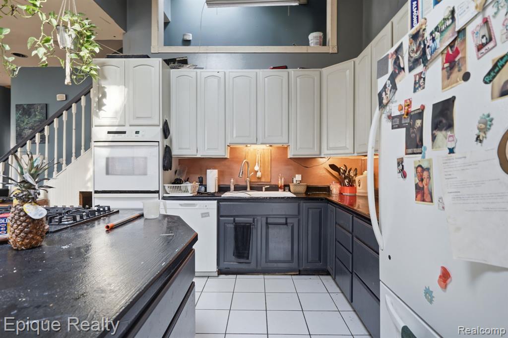 2706 Genes Drive, Auburn Hills, MI 48326 — Photo 11
