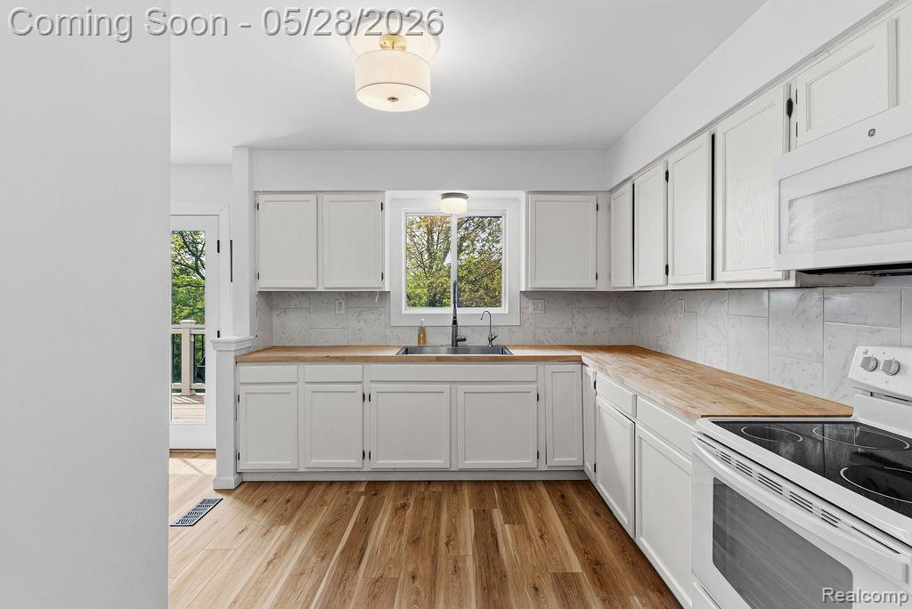 233 Peninsula Lake Drive, Highland, MI — Photo 19