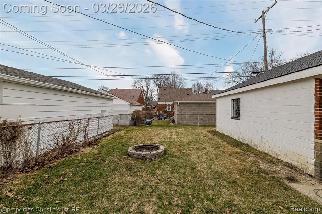 20631 Lochmoor Street, Harper Woods, MI 48225 — Photo 32