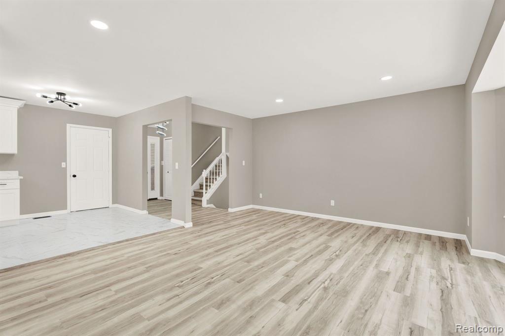 7820 Rampart Trail, Waterford, MI 48327 — Photo 12