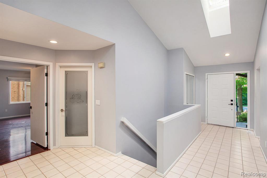 6830 Heron Point, West Bloomfield, MI 48323 — Photo 11