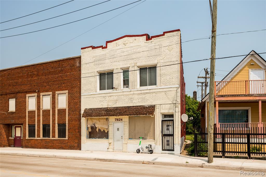 8626 Michigan Avenue, Dearborn, MI, 48210