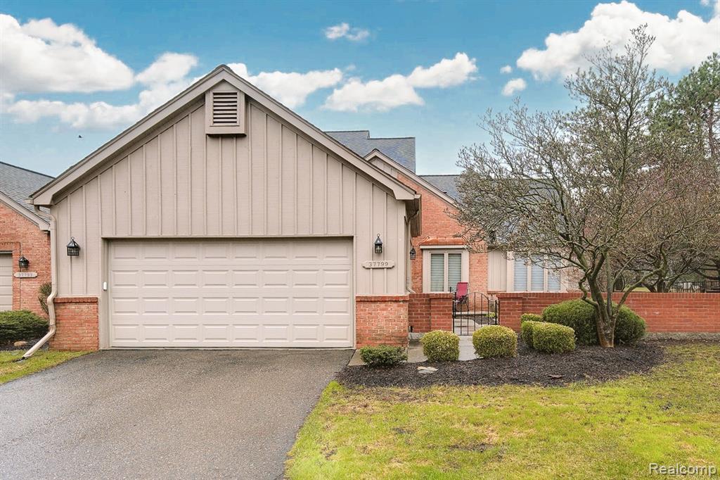 37799 SIENA Drive, Farmington Hills, MI 48331 — Photo 37