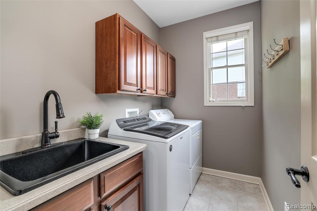 17590 White Pine Court, Northville, MI 48168 — Photo 25