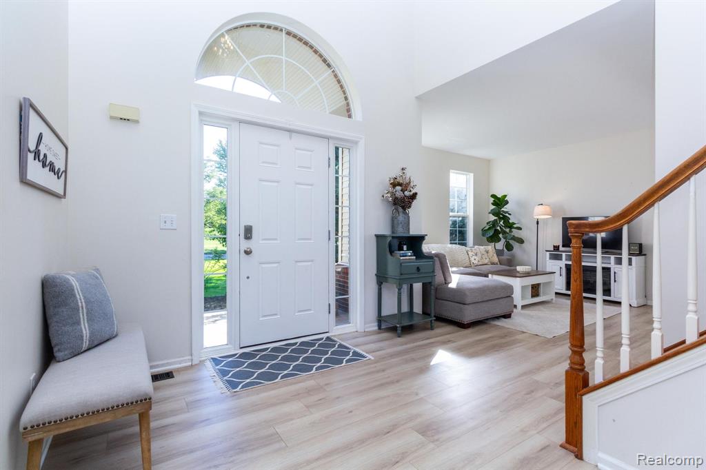 9838 Dublin Drive, Fenton, MI 48430 — Photo 7