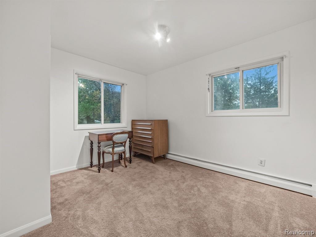 414 S SHOREWOOD Court, Lake Orion, MI 48362 — Photo 15