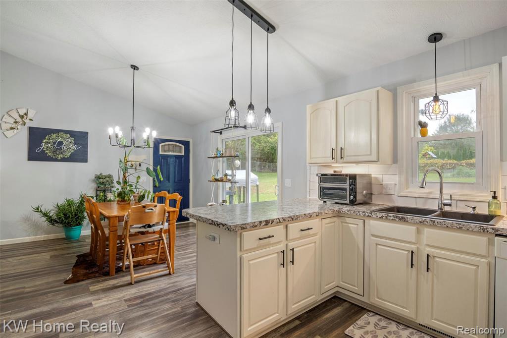 500 Clearwater Drive, Perry, MI 48872 — Photo 12