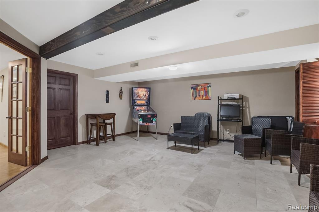 14922 STONEY BROOK Drive W, Shelby, MI 48315 — Photo 39