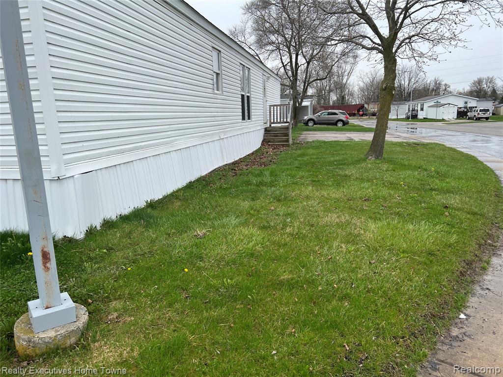 7130 Mapleview Circle, 68, Brown, MI 48416 — Photo 17